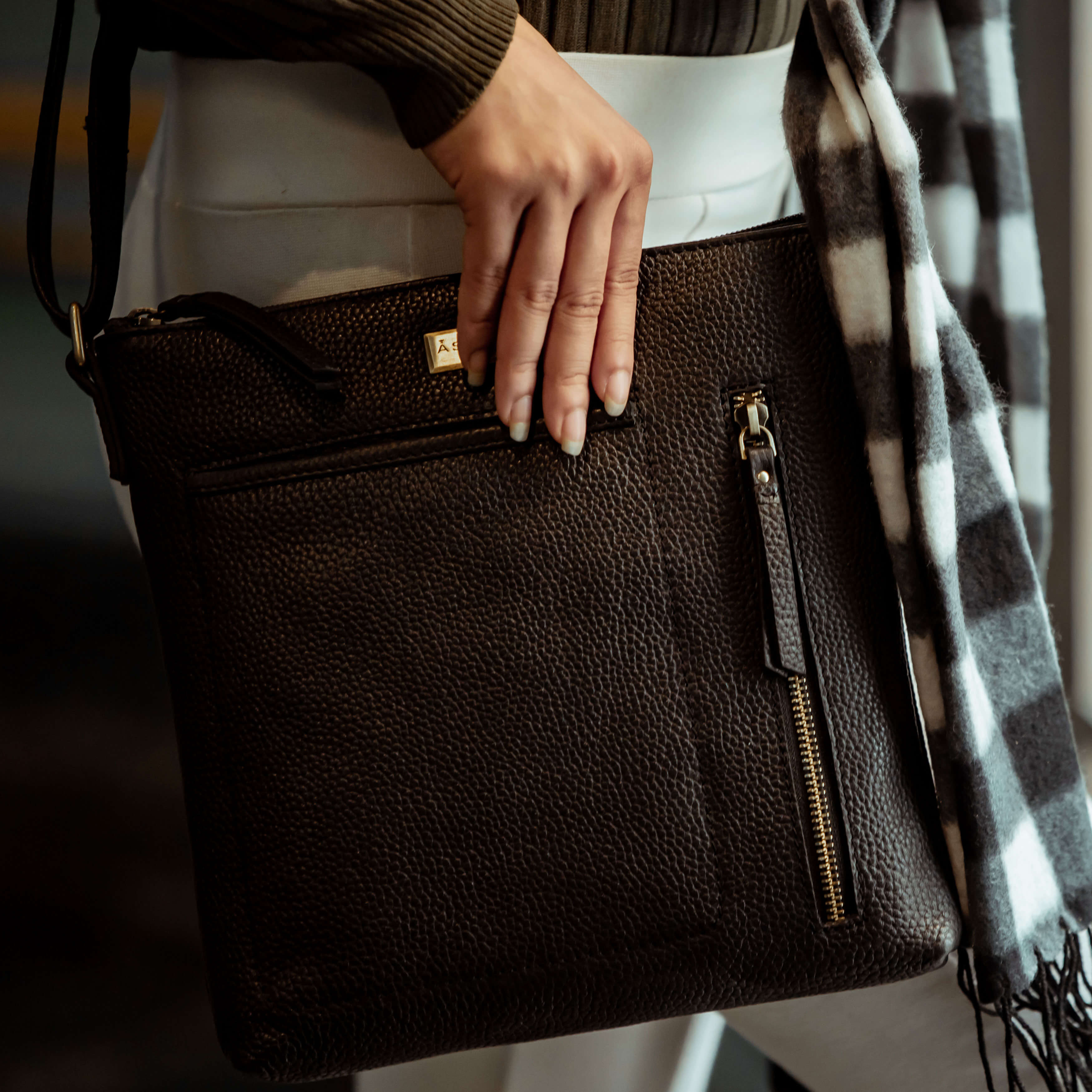 'EDITH' Black Pebble Grain Leather Crossbody bag