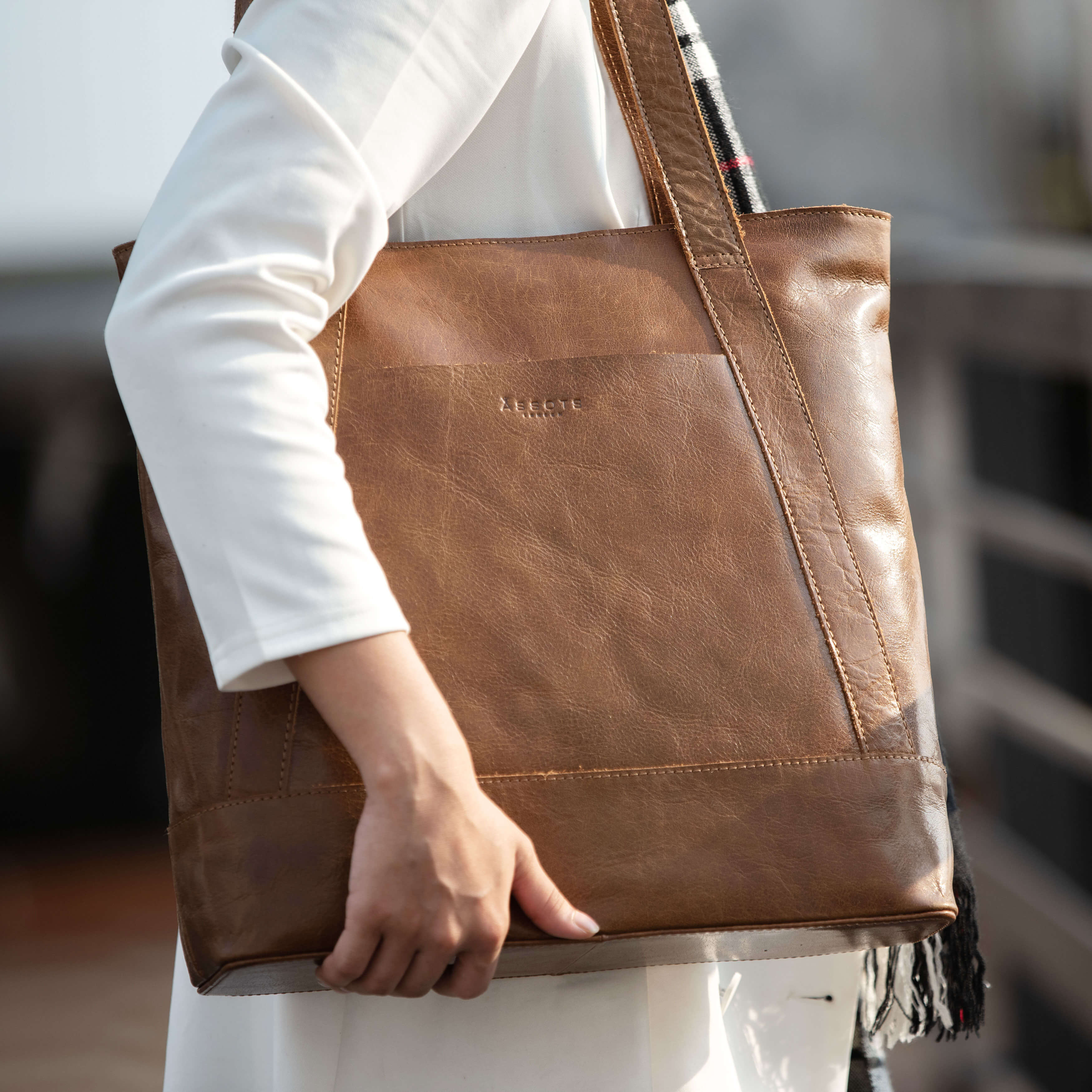 'Barbara' Tan Vintage Waxy Polished Leather Tote Bag